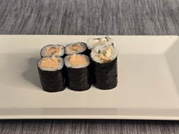 11. Hosomaki: Grillowany łosoś