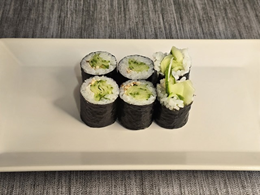 1. Hosomaki: Ogórek z prażonym sezamem 