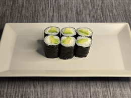 4. Hosomaki: Awokado z serkiem