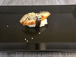 10. Nigiri: Węgorz