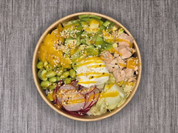 POKE BOWL: Grillowany łosoś