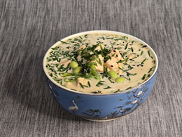 Miso z kremową śmietanką i łososiem